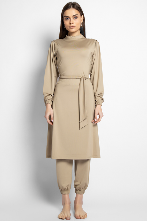 ELEGANT MODEST