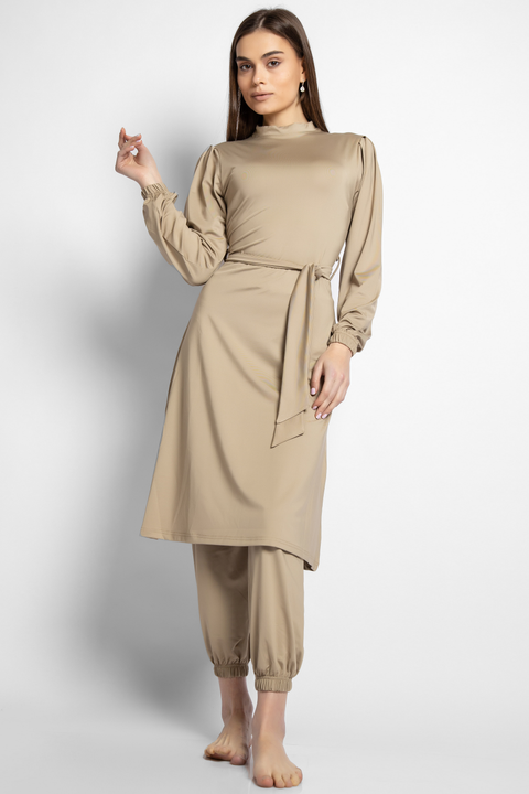 ELEGANT MODEST